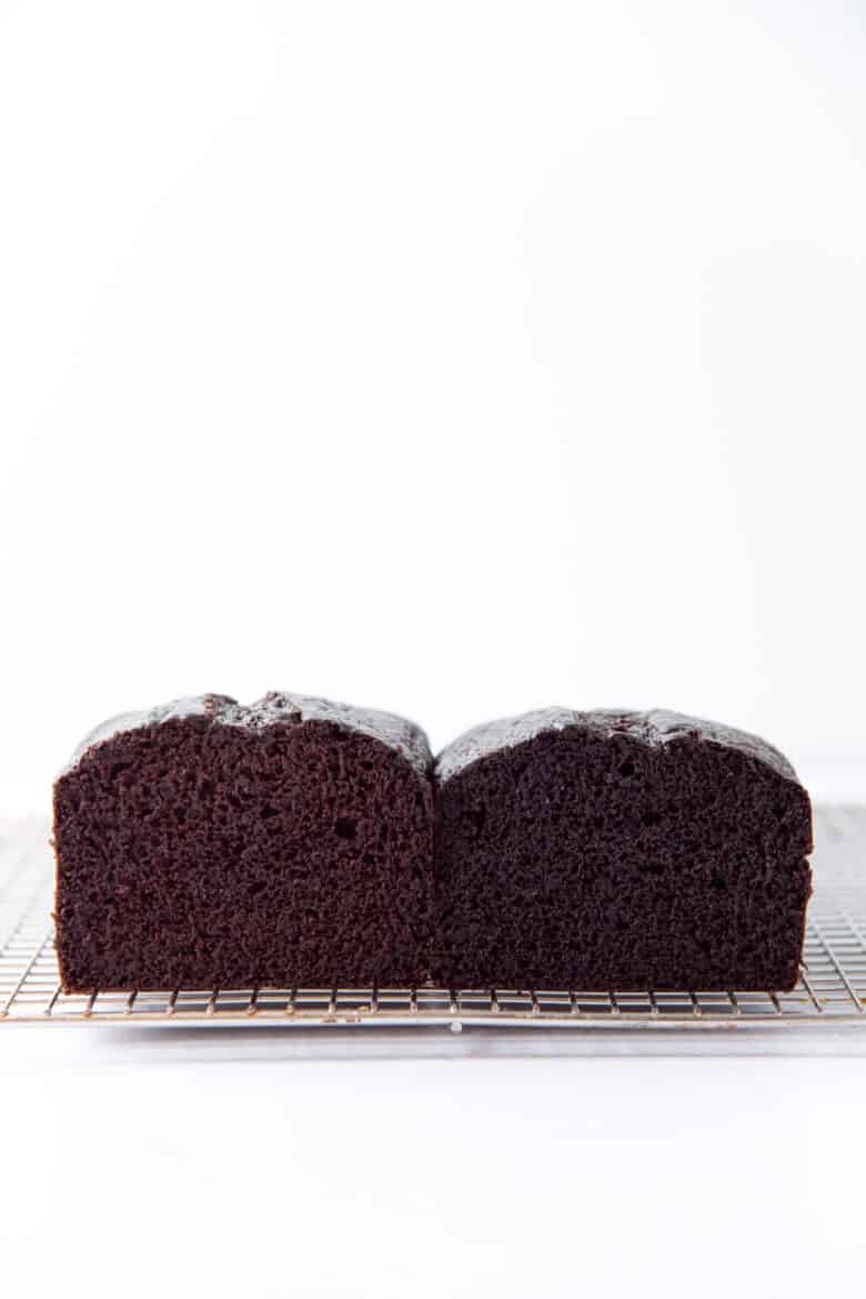 A comparison of the chocolate cakes made with different types of cocoa powders.